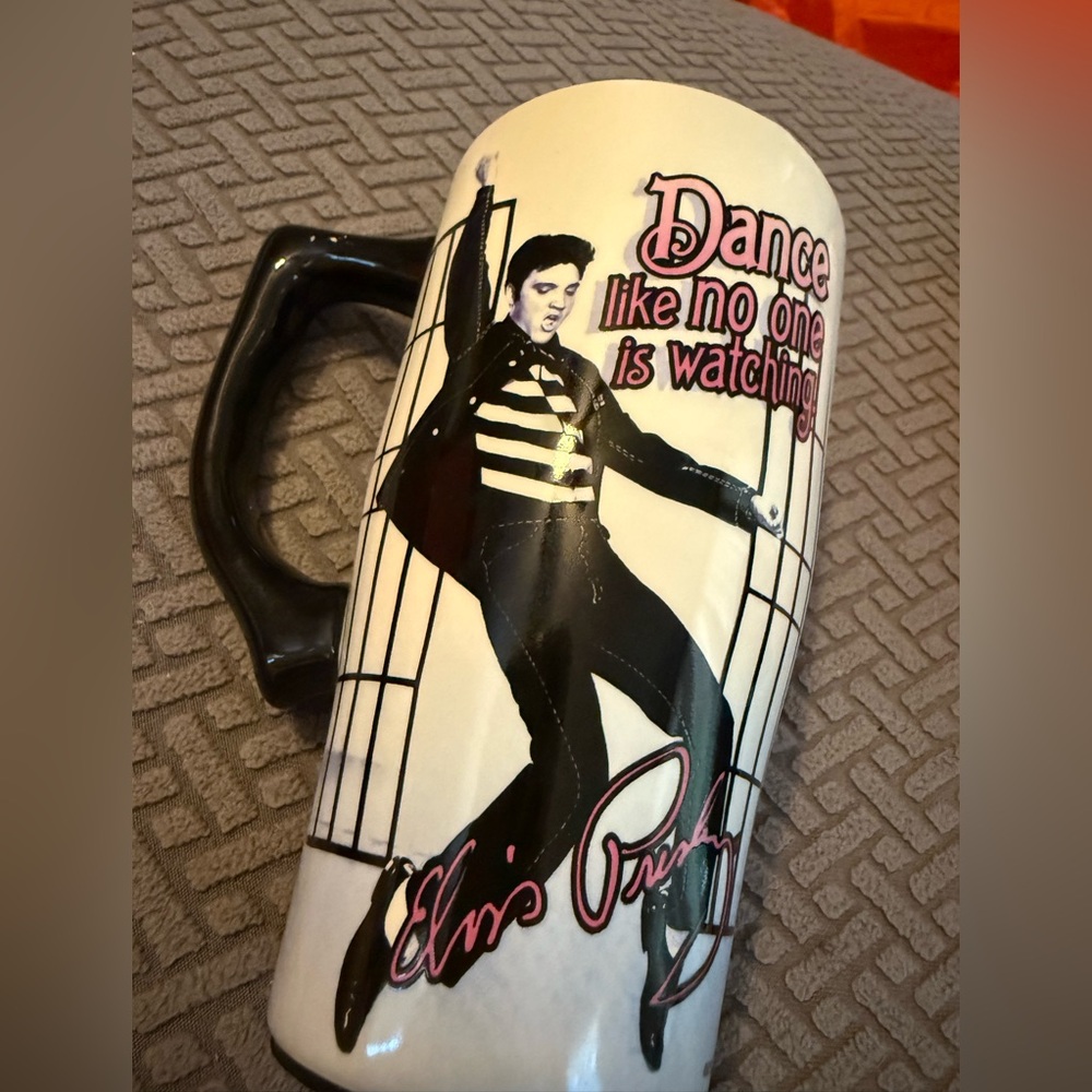 Elvis Presley Dance Mug - Picture 3 of 6